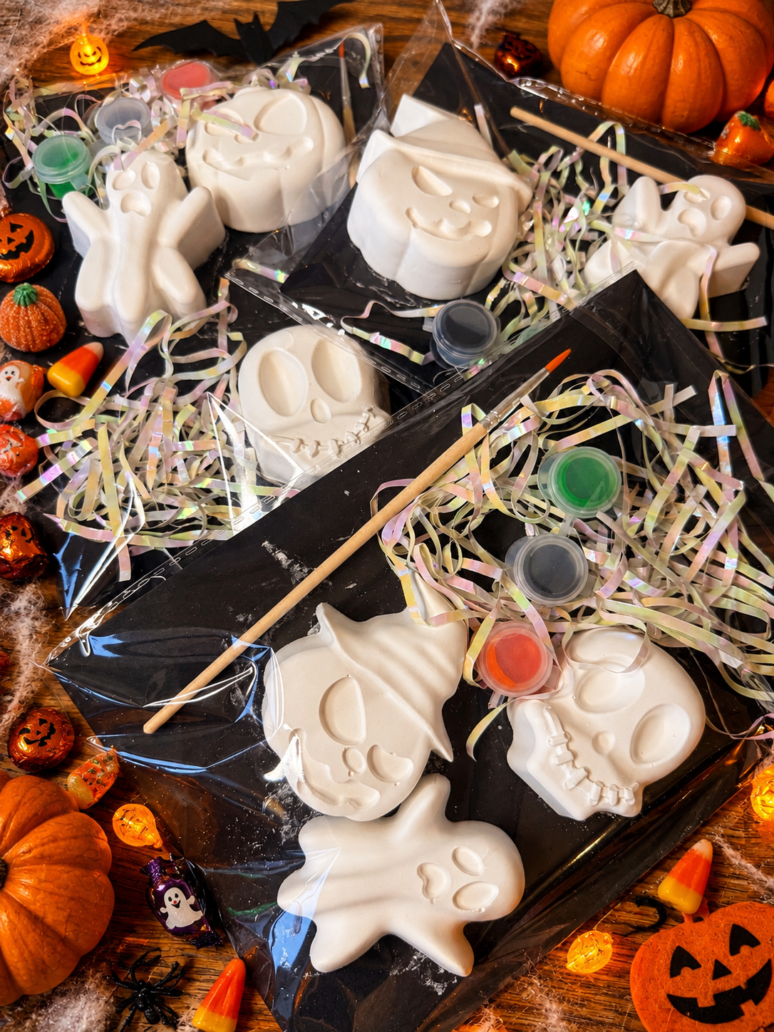 Image Alt Text: Halloween plaster painting kit for kids with paints and brush